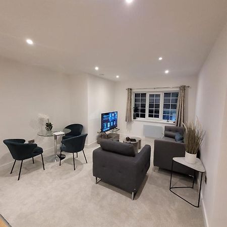 Luxury 2 Bed Apartment In The Heart Of Rochester Wainscot Экстерьер фото