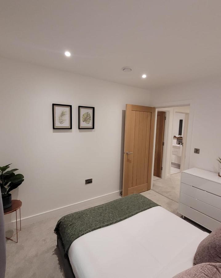 Luxury 2 Bed Apartment In The Heart Of Rochester Wainscot Экстерьер фото