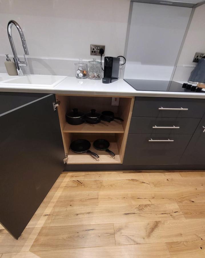 Luxury 2 Bed Apartment In The Heart Of Rochester Wainscot Экстерьер фото