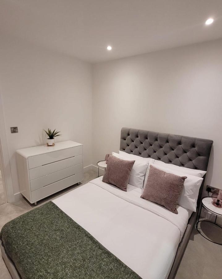 Luxury 2 Bed Apartment In The Heart Of Rochester Wainscot Экстерьер фото