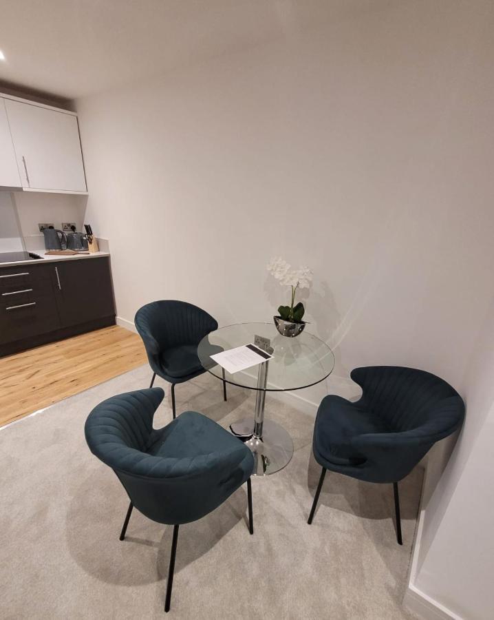 Luxury 2 Bed Apartment In The Heart Of Rochester Wainscot Экстерьер фото